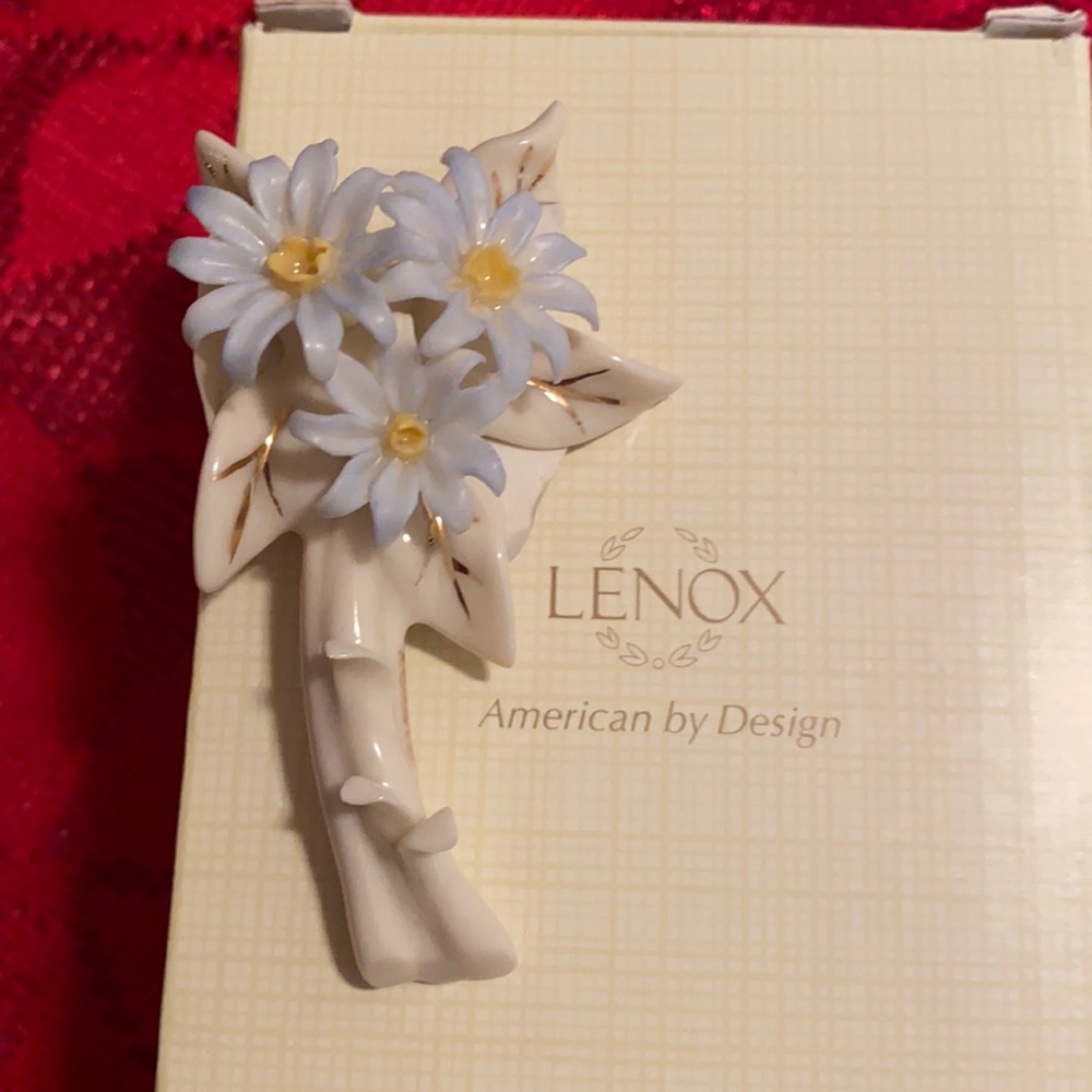 Beautiful Lenox  Chrysanthemum Pin